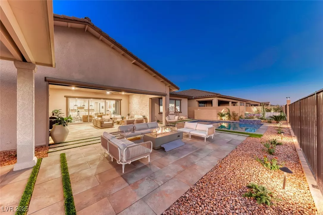 Henderson, NV 89011,375 Portus Delphini CT