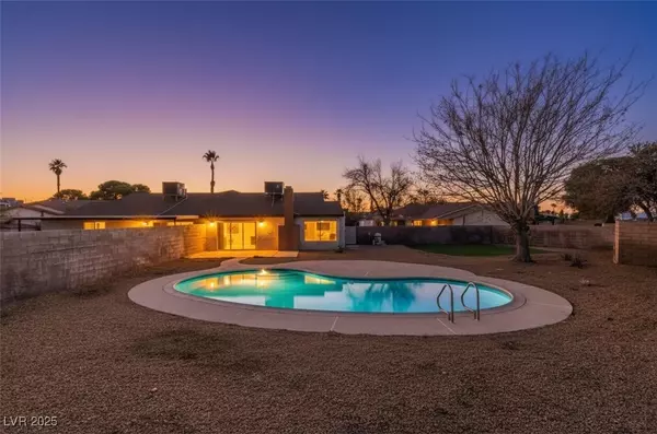 7075 Starwood DR, Las Vegas, NV 89147