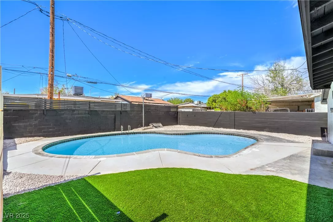 Las Vegas, NV 89101,121 N 20th ST