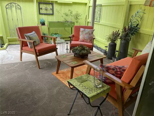 1400 Hialeah DR #B, Las Vegas, NV 89119