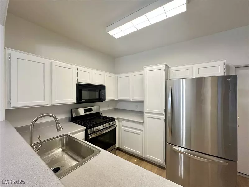 1000 Nevada Sky ST, Las Vegas, NV 89128