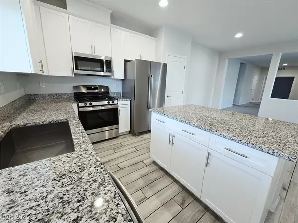 Las Vegas, NV 89113,5846 Steinbeck Valley ST