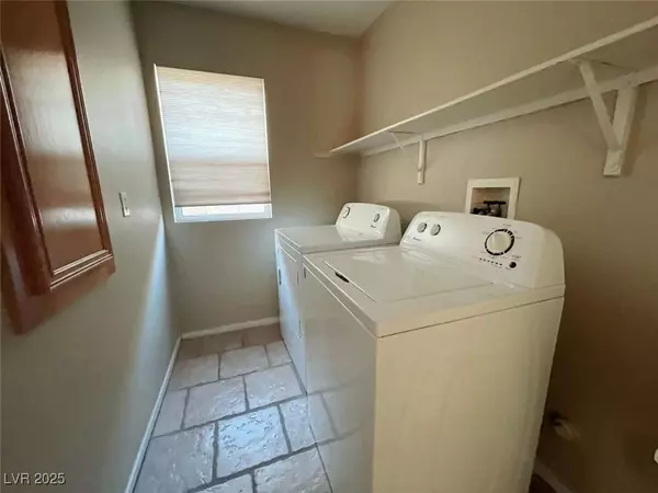 Las Vegas, NV 89135,2747 Desert Zinnia LN