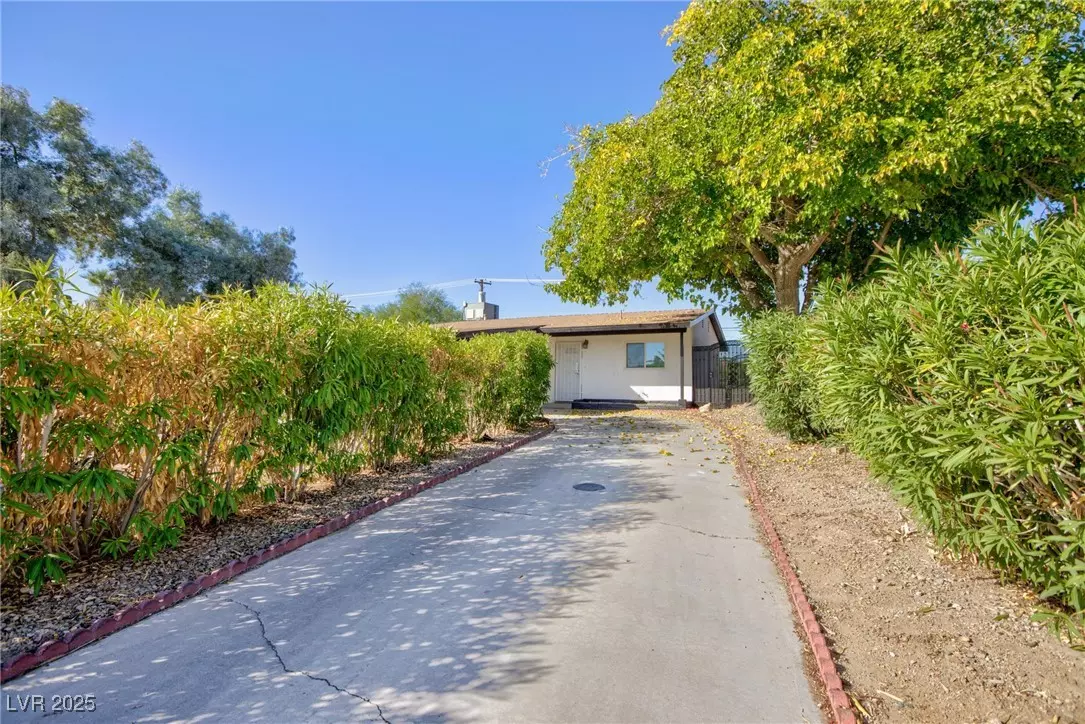 Las Vegas, NV 89102,1513 Bryn Mawr AVE