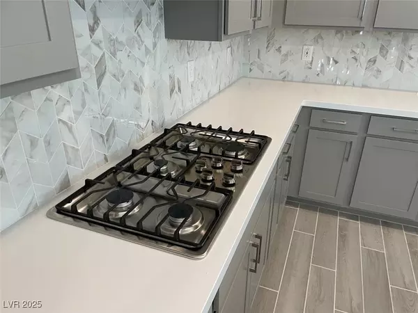 Las Vegas, NV 89138,145 Medianoche ST