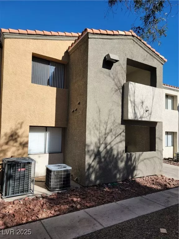 Las Vegas, NV 89128,3151 Soaring Gulls DR #2137