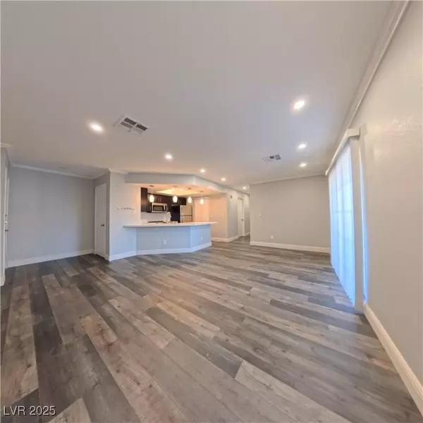 Las Vegas, NV 89117,8600 W Charleston BLVD #2068