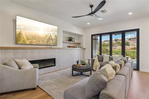 2386 Hardin Ridge DR, Henderson, NV 89052