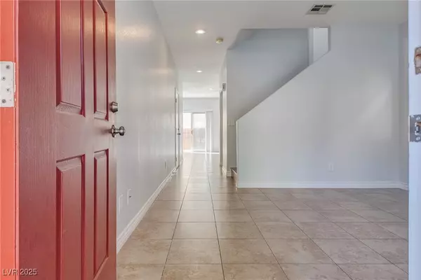 Las Vegas, NV 89139,7463 Grizzly Giant ST