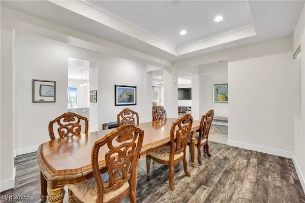 Las Vegas, NV 89120,7458 McLeod DR