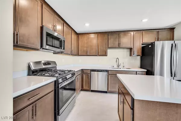 Henderson, NV 89012,366 Rosefinch ST