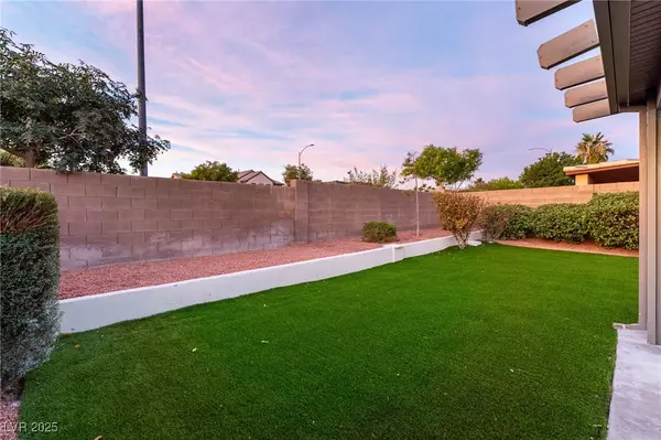 Las Vegas, NV 89131,8233 Valley Stream AVE