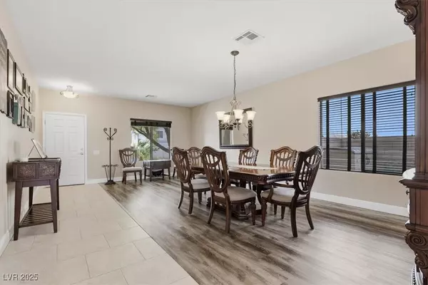 Henderson, NV 89002,105 Voltaire AVE