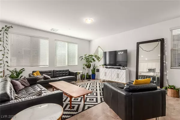 Henderson, NV 89052,905 Sycamore Falls ST