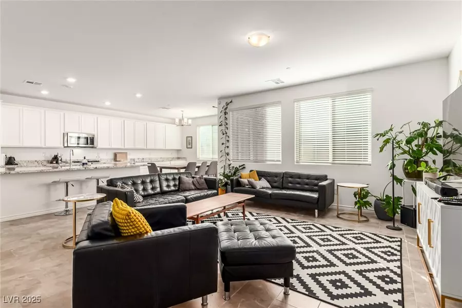 905 Sycamore Falls ST, Henderson, NV 89052