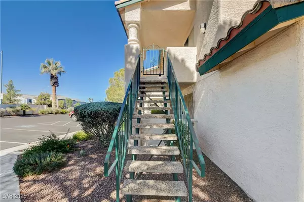 Las Vegas, NV 89128,1412 Oak Rock DR #201