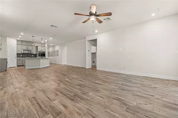 North Las Vegas, NV 89032,2922 Carothers CT