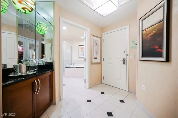 Las Vegas, NV 89109,145 E HARMON AVE #3219