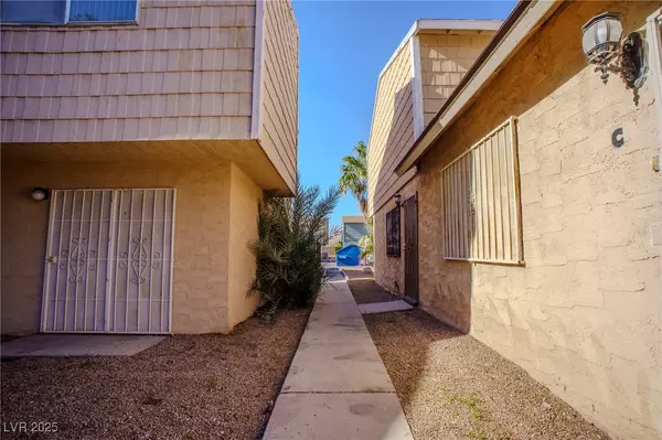 Las Vegas, NV 89119,5156 Gray LN #F