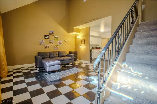 Las Vegas, NV 89119,5156 Gray LN #F