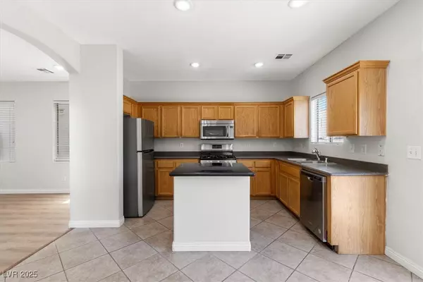 Henderson, NV 89052,920 Shining Rose PL