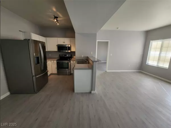 Las Vegas, NV 89108,2181 Hussium Hills ST #207