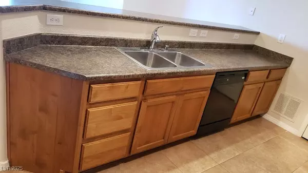 Las Vegas, NV 89148,8777 W Maule AVE #2128