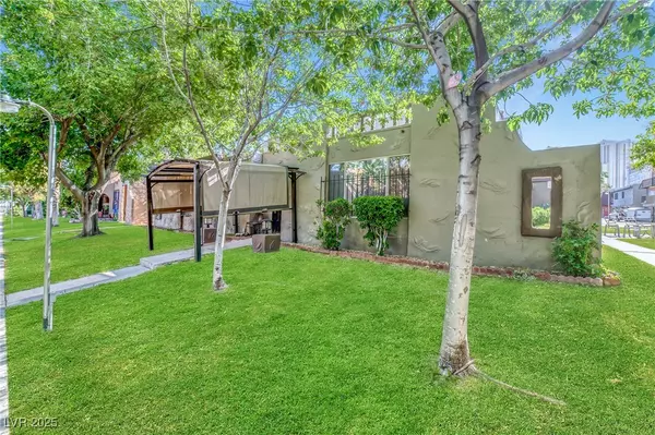 4614 Grand DR #1, Las Vegas, NV 89169