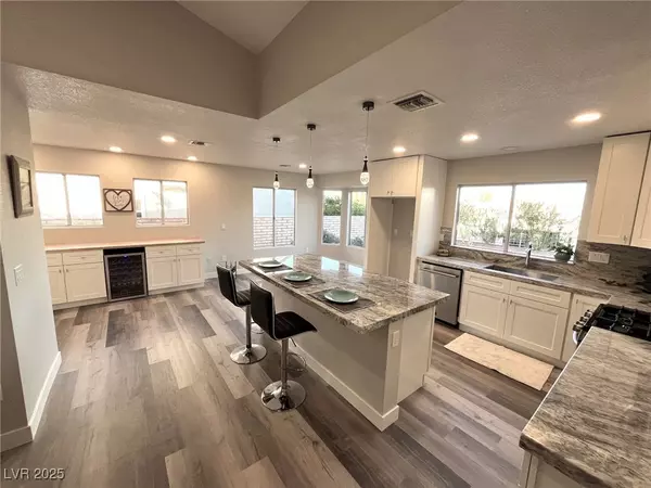 2836 Bluff Point DR, Las Vegas, NV 89134