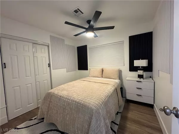 Las Vegas, NV 89119,5372 Princess Jean ST