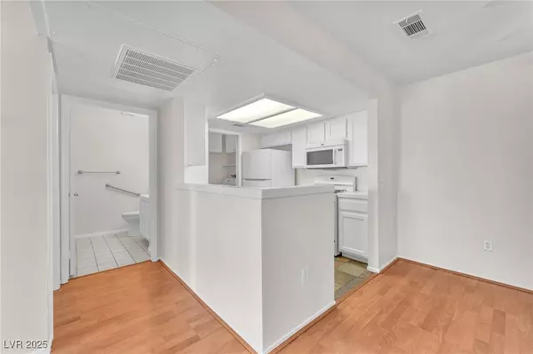 Las Vegas, NV 89145,7100 Pirates Cove RD #1049