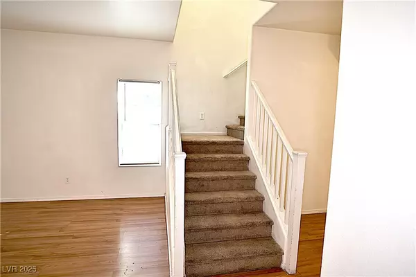 North Las Vegas, NV 89081,6206 STANDING ELM ST