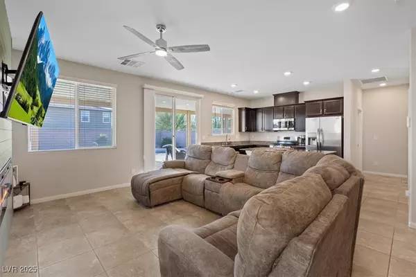 North Las Vegas, NV 89084,4343 Creekside Cavern AVE