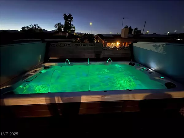 Las Vegas, NV 89145,8212 Buccaneer LN