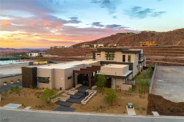 Henderson, NV 89012,14 Sanctuary Peak CT