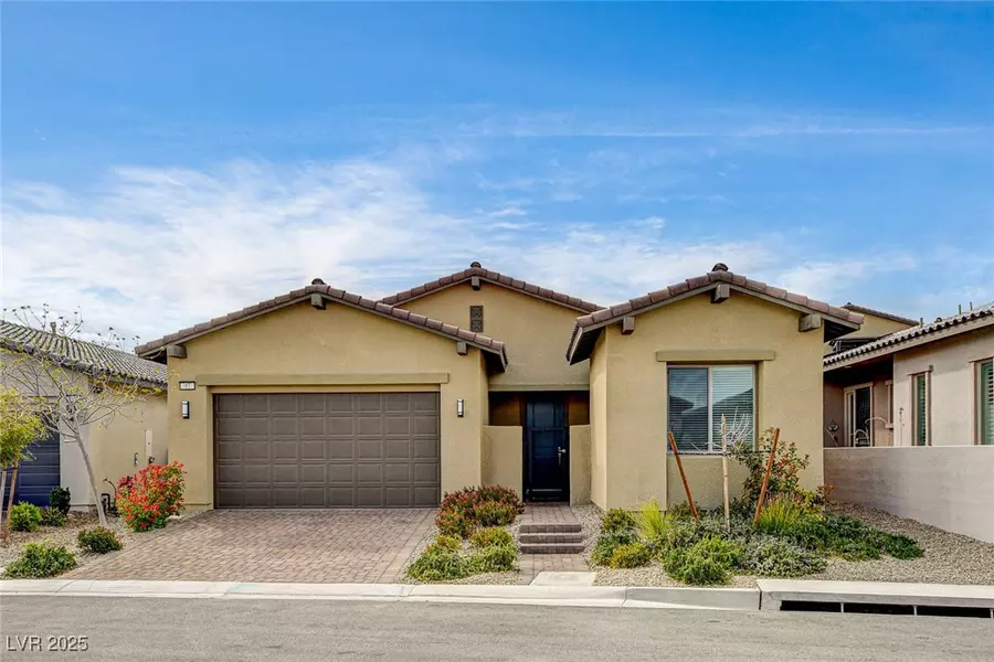 97 Sarabeth ST, Las Vegas, NV 89138