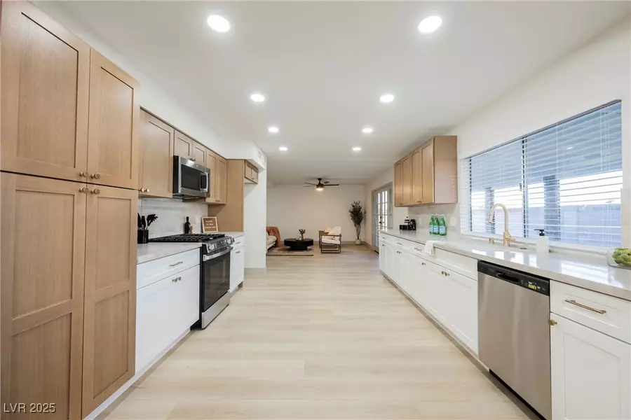 389 Cove CT, Henderson, NV 89002