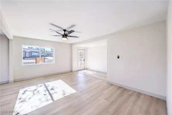 Henderson, NV 89015,30 Lowery ST