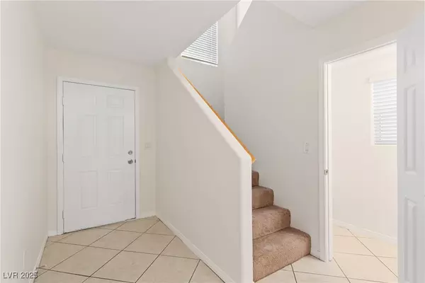 Las Vegas, NV 89113,7268 Vinca RD