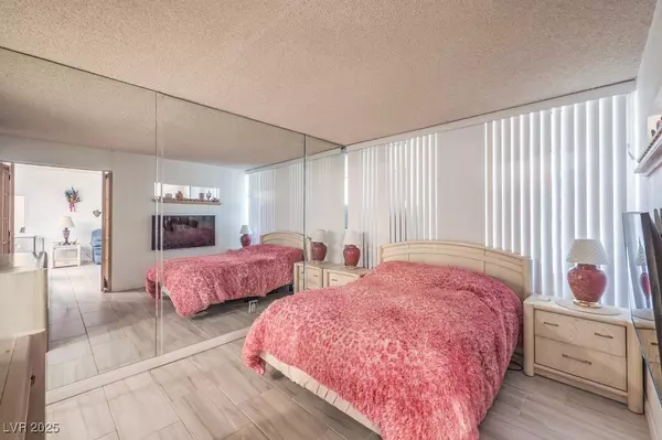 Las Vegas, NV 89169,205 E Harmon AVE #121