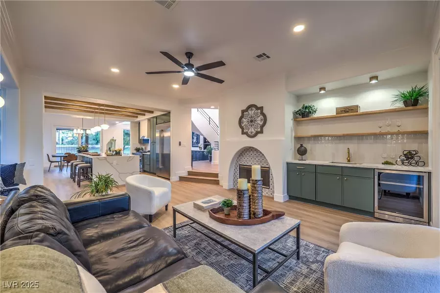 8200 Horseshoe Bend LN, Las Vegas, NV 89113