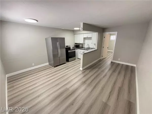 Las Vegas, NV 89102,239 W Philadelphia AVE #4