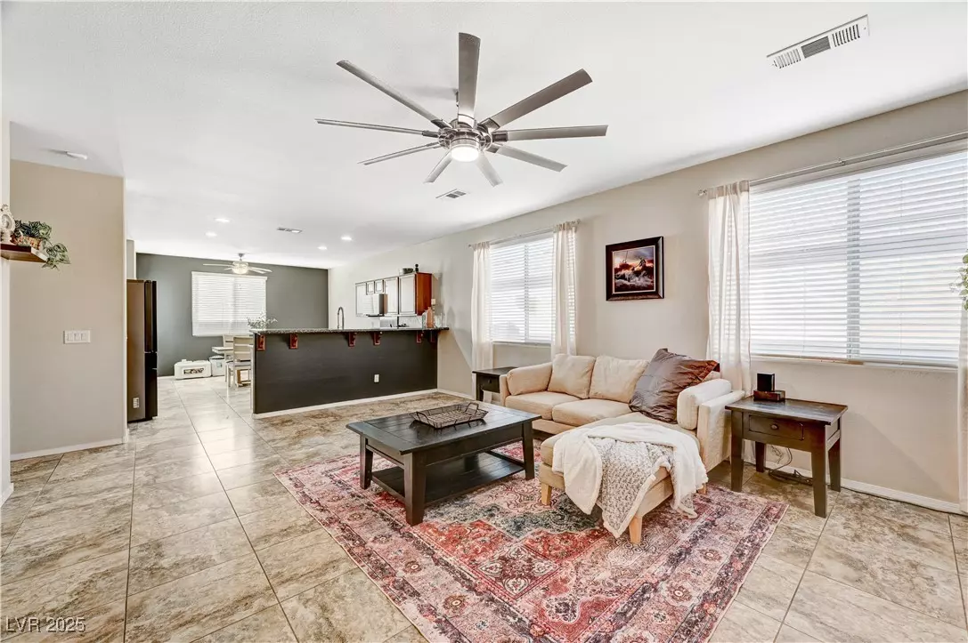 Las Vegas, NV 89166,7619 Redcloud Peak ST