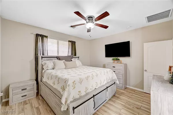 Las Vegas, NV 89166,7619 Redcloud Peak ST