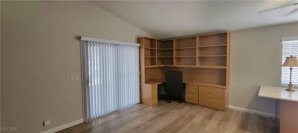 Las Vegas, NV 89117,2701 Beachside CT