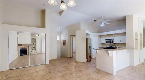 Las Vegas, NV 89118,5000 Red Rock ST #241