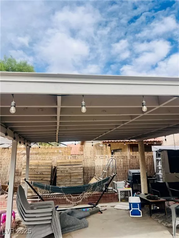 Las Vegas, NV 89108,2512 Charteroak ST