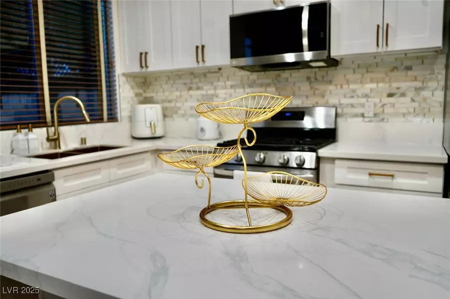 8042 Earl Grey CT, Las Vegas, NV 89117