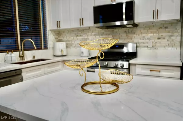 8042 Earl Grey CT, Las Vegas, NV 89117