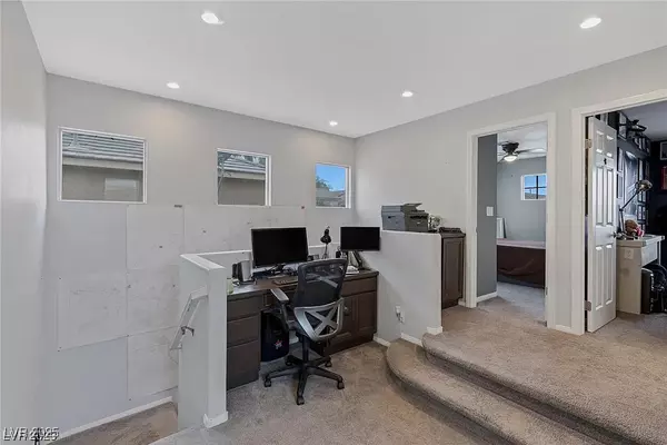 Las Vegas, NV 89183,9852 Altadena ST